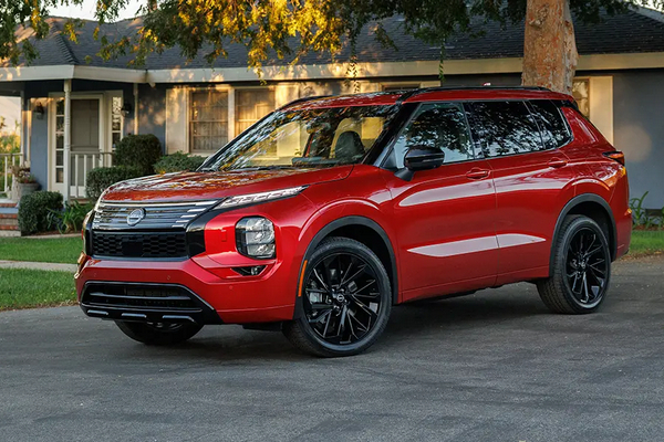 У нового Outlander PHEV з'явився брат-близьнюк 